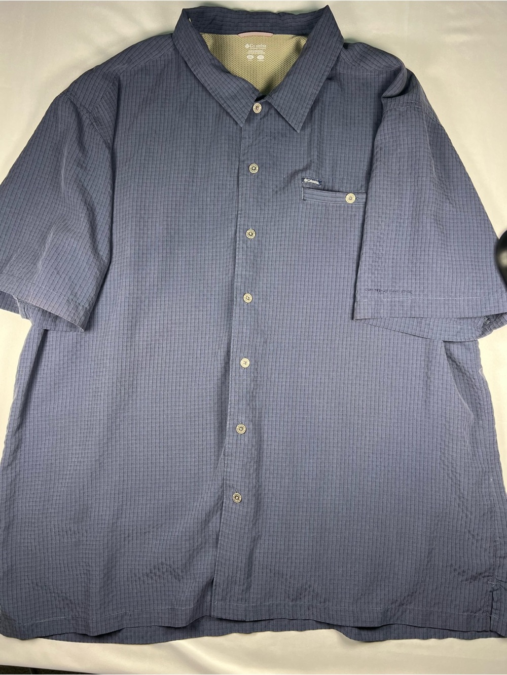 Columbia Men's Short Sleeve Button-Down Shirt in Slate Blue